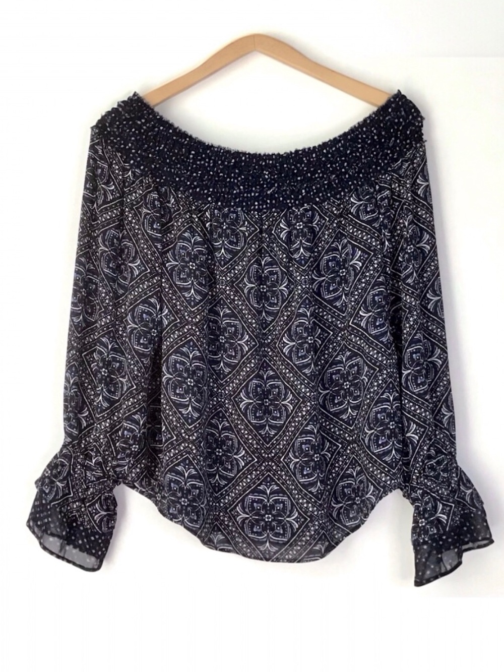 White House Black Market Off-The-Shoulder Blouse Size M Long Sleeve Flared Cuffs